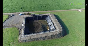 In this video, we look at the construction process of a slurry lagoon with Pat From Geoline Ltd. We also look at pricing and what is required when thinking about putting in a slurry lagoon. https://www.grasstecgroup.com/farmyard-design/ | Grasstec