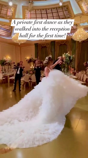 What a special way to start the night! Complete with twin violinist! Would you do this at your wedding? Booking: danielmorrismusic@gmail.comAlways awesome to play together with my twin Cal Morris Music @tresmagnora @naveeeen @dvnnychak @dipd_n_dripd @dmitry_shumanev @dj_lady_e331 .#weddingdress #weddingphotography #weddinginspiration #weddingviolinist #weddingmusic #luxuryeventdesigner #luxurylifestyle #luxury #luxurywedding | Daniel Morris Music