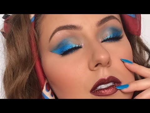 Dramatic Blue Smokey Eye Tutorial