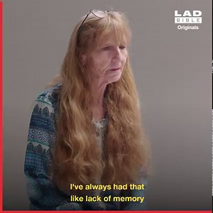 These women both shared how they first realised they had disocciative identity disorder. | LADbible