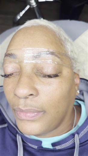 Frame your beauty with perfection — lifted lashes, sculpted brows, and an effortless glow. 💫 ✨ Book your lash & brow experience at Platinum Wellness Spa.