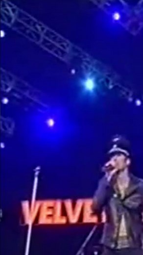 Velvet Revolver performing a powerful take on Pink Floyd’s Wish You Were Here.