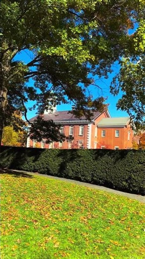 Vermont Fall Foliage | Leaf Peeping Views Road Tripping Through Stowe, Woodstock & Quechee