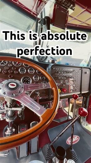 This is hands down the best big truck interior in history 👌 peterbilt 359
