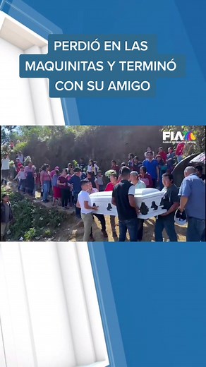 Un ejemplo de descomposición social tuvo lugar en Veracruz. Un niño de 11 años le quitó la vida a su amigo de 10 con el arma de su papá porque le ganó en las maquinitas; su padre en lugar de afrontar su responsabilidad, huyó con él. Con información de Jorge Faibre. #TikTokInforma #AztecaNoticias