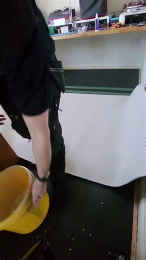 Carpet Fitting Techniques: Glued, Stretched, and Rolled