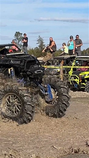 It might not look like much of a hole until you consider the size of those tires being completely submerged. Impressive run for this #PolarisRZR in the Big Tire Class! ⚙🏁 #GearDrivenPerformance #LetsGo 🎥: @_rickmercs . . . . #superatv #satvnation #teamsuperatv #polaris #rzr #polarisorv #gdpportals #portalgearlift #industryleader #superatvportals #mudding #mudracing #offroadracing #bountyhole #mudbog #mudrun #mudsling #sxs #utv #liftkit #bigtireclass #southernbountyseries #sidebyside | Super AT