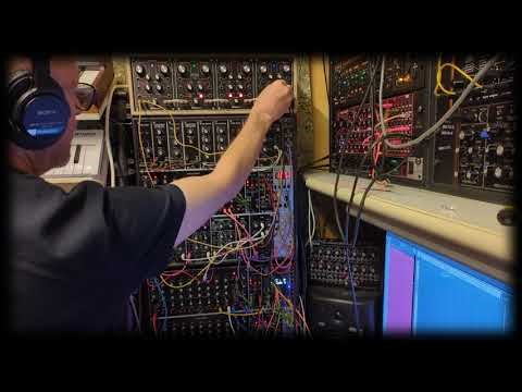 Behringer SYSTEM 55 Modular 960 sequences through Roland Aira FX and Doepfer Photo phasing module.