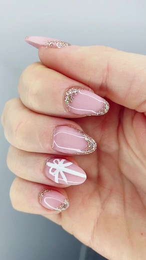 🤍🤍 #christmas #christmasnails #christmas2021 @jamieleaansell