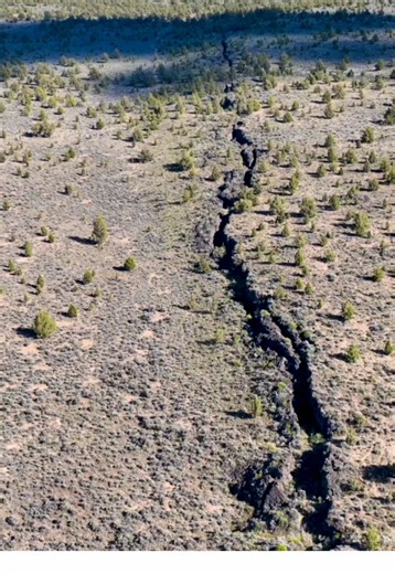 Exploring the Crack In The Ground in Christmas Valley