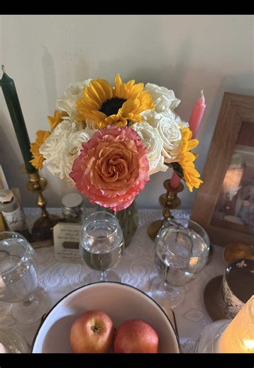 Feb. 21st is the LAST day to get early enrollment pricing for this course… This six week experience begins the day after the Spring Equinox, a season of renewal, growth, and natural magnetism. Just as the earth begins to bloom again, this container is designed to help you plant new identity patterns rooted in nervous system safety, feminine embodiment, and self devotion. Women already carry a natural rhythm that supports magnetism. The menstrual cycle itself teaches embodiment. There is a time f