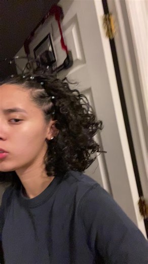 i’m still cute right…. #wlw #masc #curlyhair