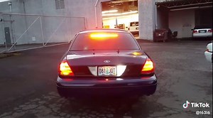 Ford Crown Victoria 2011 review and walkaround