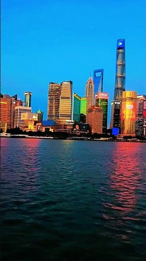 The Stunning Shanghai Bund: Where History Meets Modernity 🌆✨ | A Must-Visit in China! 🇨🇳