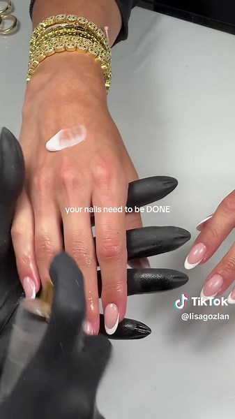 Stunning October Nail Designs for Every Occasion