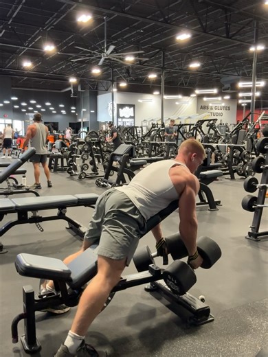 Joshua Kenyon on Instagram: "Dumbbell rows are flying 🔥 Another really solid pull session today with extra food really fueling the session #naturalbodybuilding"