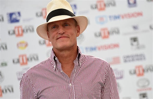 Watch Woody Harrelson Brag About Being a Fashionista in His 'SNL' Monologue