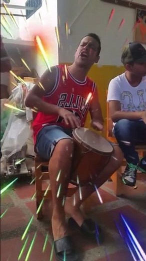 The great Martín Elías playing the caja and singing. #vallenato