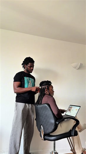 Faire un départ des locks et avoir de la longueur directement c’est possible ; avec les extensions 😊 On vous accompagne dans votre projet Locks pour faire un départ qui vous ressemble 🌟 #fafalocks #extensionslocks