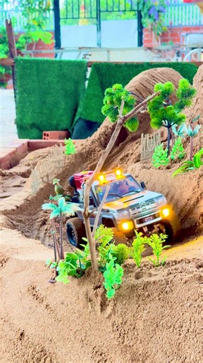 “Ultimate RC Off-Road Adventure! Mud Crawling Toyota Build with Full Gear Setup”