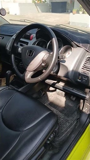 di jual jazz vtech 2006 metic triptonic km 126rb lokasi bandung buah batu .wa 081222733862