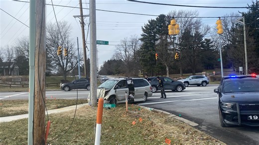 Van crashes at Trimble and Millsboro roads during pursuit by deputies