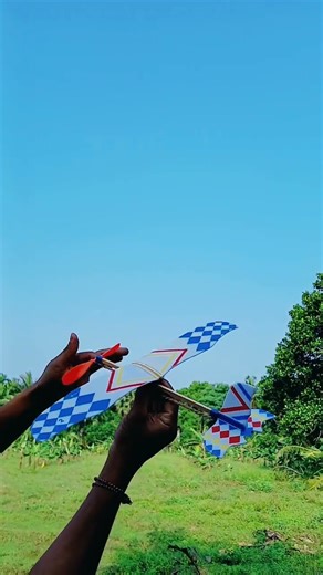 🔥This Small Plane Flies So Smooth ✈️ #FlyingToy #Shorts #PlaneLovers#ViralShorts