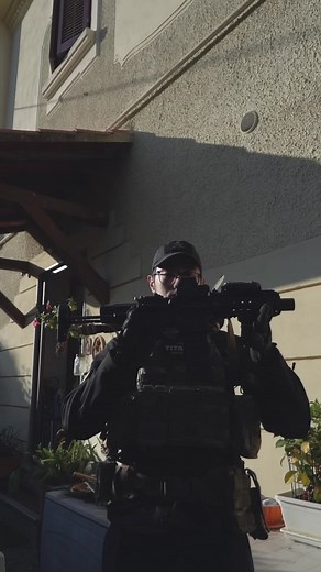 FAKE GUN⚠️ trying my own full custom this morning😋 #softairitalia🇮🇹 #airsofter #m4 #vfc #vegaforcecompany #softair #softairitalia #softairgun #softairgames #airsoft #airsoftclips #airsoftfunny #airsoftnation