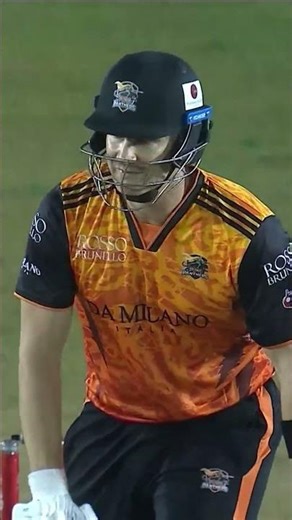 Shane Watson Clean Bowled! Edge & Gone 😲🔥#WorldLegendsProT20 #LegendsKarengeShor #Shorts ZL1K