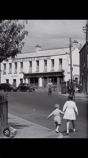 117K views · 2.1K reactions | The Drake Inn in Finglas, Dublin, taken around 1960. The pub was originally known as Floods before being purchased by Paddy McKiernan in 1960. The Drake Inn became a well-known cabaret venue in the 1970s, hosting acts like Matt Munro, The Searchers, and Guy Mitchell. The premises closed in December 2008. The building is located on the Main Street in Finglas. | Irelands past in Motion | Facebook