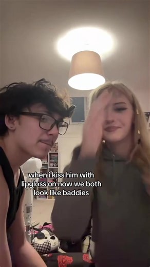 Relatable Boyfriend Moments: Lipgloss Kisses