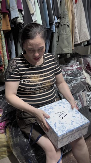 Túi Xách Tặng Mẹ - Quà Tặng Ý Nghĩa Từ Hapas