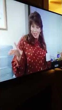 Seinfeld ending credits vs Friends intro clip theme song mix on cw11.