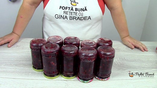 Gem de prune cu nuci, reteta traditionala de magiun de prune, cu zahar putin sau fara zahar, fara multa fierbere. Reteta completa aici: https://pofta-buna.com/gem-de-prune-cu-nuca-reteta-simpla/ Mai multe retete simple si naturale de conserve gasiti aici: https://pofta-buna.com/category/conserve/ Sa va fie de folos! | Pofta buna cu Gina Bradea