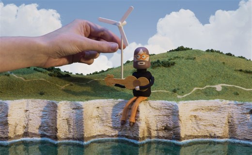 Telstra targets business and govt customers as Optus struggles