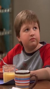 Alan Comes Out with an Ear Piercing - Two and a half men. #fypシ゚ #foryou #tvshow #funnyvideo #reelsfypシ #reelsvideo #shorts #twoandahalfmen #comedy #tvsitcom | si toi aussi tu connais un mec qui ressemble a blabla