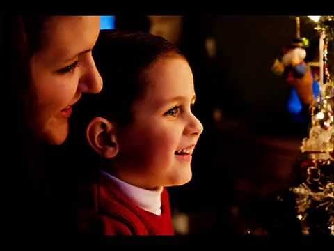 Emmylou Harris - Away In A Manger