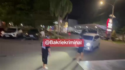 Inilah Sang Pelaku Iskandar Bin Abdul Latif (42)tahun Nganjel ATM di Kota Palembang,Telah terkangkap Oleh Sat Res Opsnal Pidum Polresrabes Palembang. Sumselnetmedia.com-Palembang- Sat Res Opsnal Pidum Polrestabes Palembang di Pimpin langsung Kasubnit H Ipda Poppye Gacor serta anggota nya telah berhasil menangkapSang Pelaku Iskandar Bin latif (42),selama ini sang pelaku melaku aksinya dikota palembang sudah sering dibebetapa lokasi dan beberapa ATM dan beberapa ATM Bank Mandiri,BRI Dll,sampai-sam