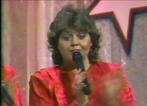 Nancy Harmon singing “Warmin Up” Heritage USA #nancyharmon #gospel #gospelmusic | Nancy Harmon Ministries