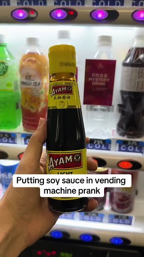 Hilarious Soy Sauce Vending Machine Prank Gone Wrong