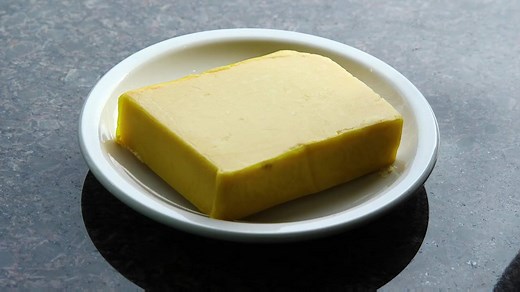 152K views · 2K reactions | Running the world can take its toll on your hair. Make sure you step out feeling flawless by locking in moisture with this fragrant rooibos, cinnamon and honey-packed balm. | Lush Cosmetics North America | Facebook