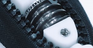 The world’s biggest zipper maker made a huge self-propelled zipper