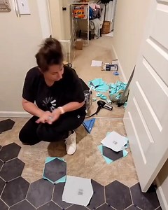 This woman has self-taught herself how to do all kinds of amazing home improvement projects! 👏🛠 | LADbible