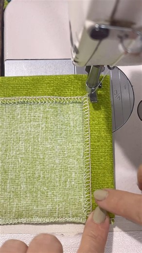 The simplest tip for sewing a right angle. #sewing