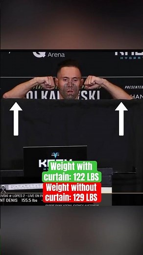 Did he use the curtain to make weight? 🤔 (via ‪@ufc‬)