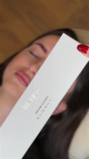 It’s giving eco-friendly and effortless… 💫🫧 Our new Brow guard sets the brows while helping to speed up solution timings. Made from soft, durable silicone, it gently hugs the brows for a flawless lamination, every time. 💫 Clean, convenient, and fully reusable, it’s the new go-to tool! @tonimcevoy 🖤 #BrowGuard #EcoFriendlyBeauty #BrowLamPro #ReusableBeauty #BrowArtists