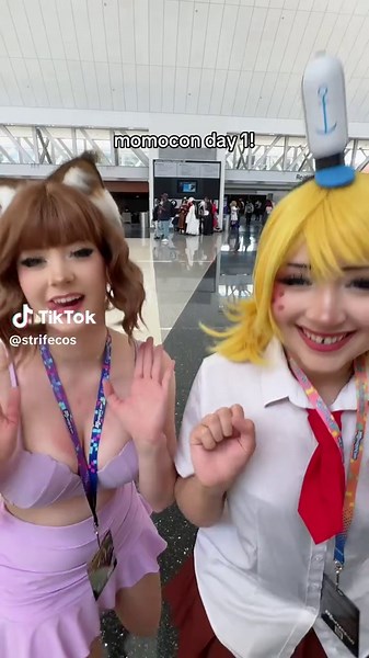 Sandy Cheeks Teaches Texas Dance Moves in Cosplay