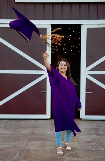 Senior Cap and Gown Photoshoot Transformation | Graduation Gown Photoshop Tutorial