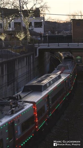 MTA Metro-North Railroad Holiday Lights Train (Pleasantville, NY) #shorts