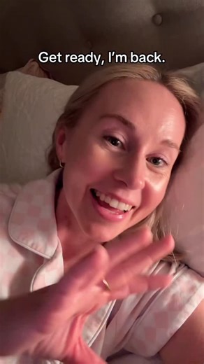 Heidi Barlow 💗 Women’s Physio on Instagram: "Back to usual programming! Your gal is back in town and back in business. Let’s go squeezers, easing you back in with this one xx #pelvicfloorexercises #pelvicfloorworkout #pelvicfloor #kegelexercises #kegelworkout"